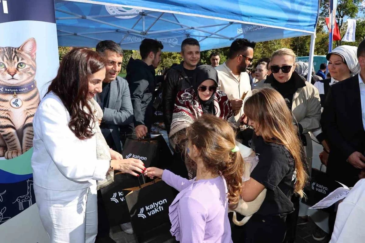 Beykoz Belediyesi tarafından 4 Ekim Dünya Hayvanları Koruma Günü kapsamında "Her Cana Değer" sloganıyla Beykoz Yaşam Fes