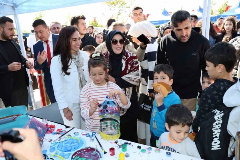 Beykoz Belediyesi tarafından 4 Ekim Dünya Hayvanları Koruma Günü kapsamında "Her Cana Değer" sloganıyla Beykoz Yaşam Fes