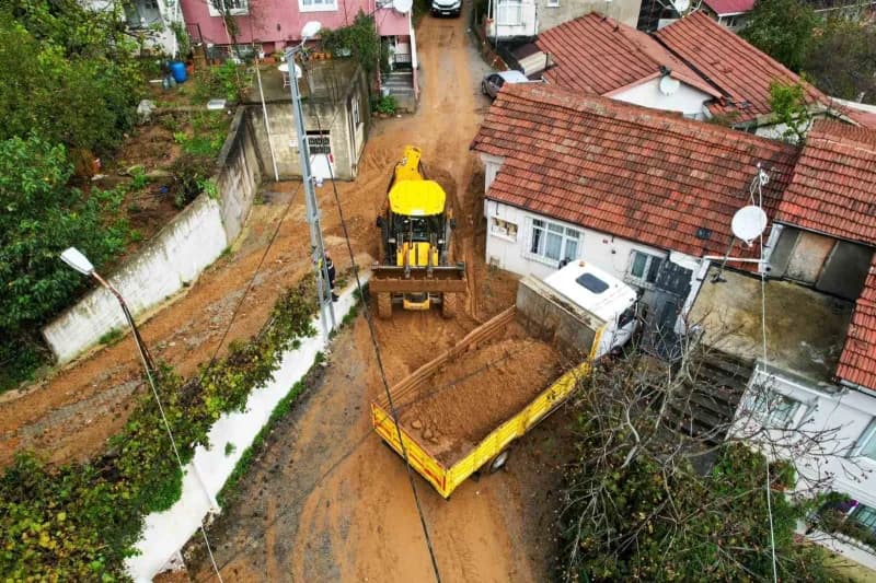 Beykoz, metrekareye 270 kilogramla tarihinin en yoğun yağışını aldı. Beykoz Belediyesi 100’ün üzerinde araç ve 580’e yak