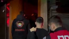 Beyoğlu sokaklarında polis ekipleri tarafından dilenci ve hanutçulara yönelik yapılan denetim görüntüsü