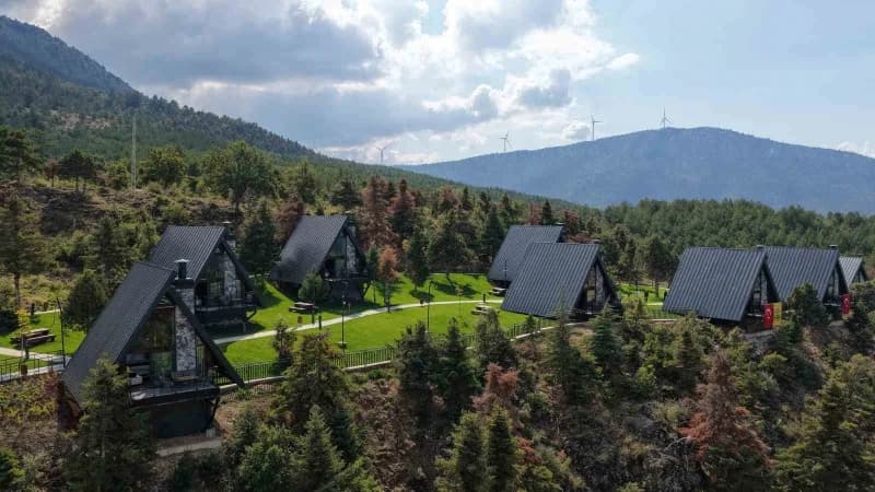 Konya Büyükşehir Belediyesi tarafından yapımı tamamlanan Beyşehir Yakamanastır Tabiat Parkı Kır Evleri ve Rekreasyon Ala