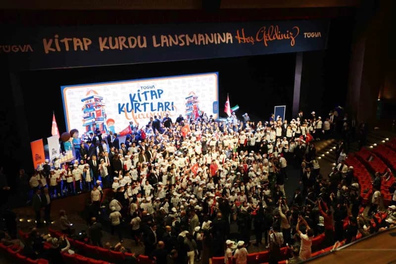 TÜGVA tarafından 81 ildeki ortaokul öğrencilerinin katılımıyla hayata geçirilen Kitap Kurdu Türkiye