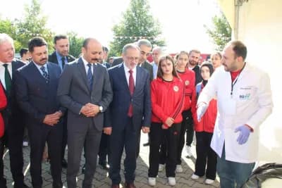 Bingöl’de düzenlenen Bilimfest’te öğrenciler robotik ve yapay zeka projelerini inceliyor