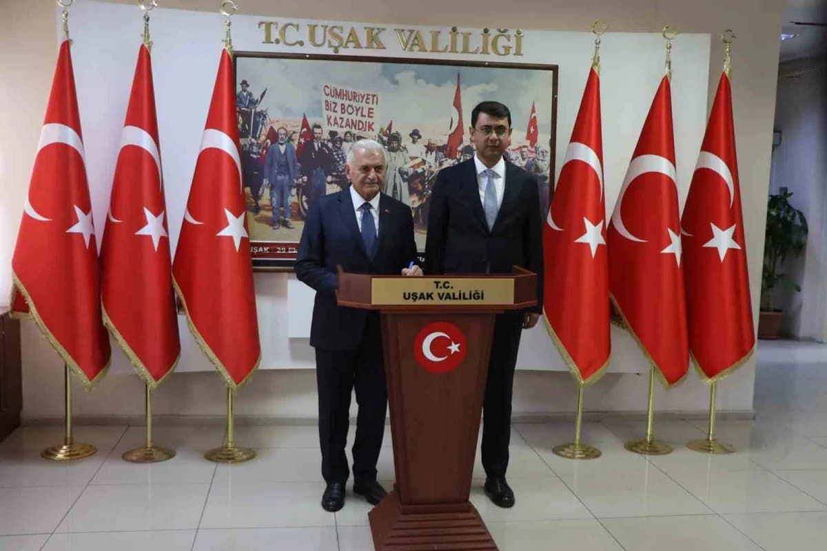 Türk Devletleri Teşkilatı Aksakallar Konseyi Başkanı Binali Yıldırım, Uşak’ta Şükrü Özdilek Kızılay Anaokulu’nun açılışı