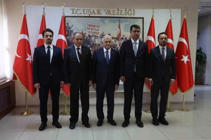 Türk Devletleri Teşkilatı Aksakallar Konseyi Başkanı Binali Yıldırım, Uşak’ta Şükrü Özdilek Kızılay Anaokulu’nun açılışı