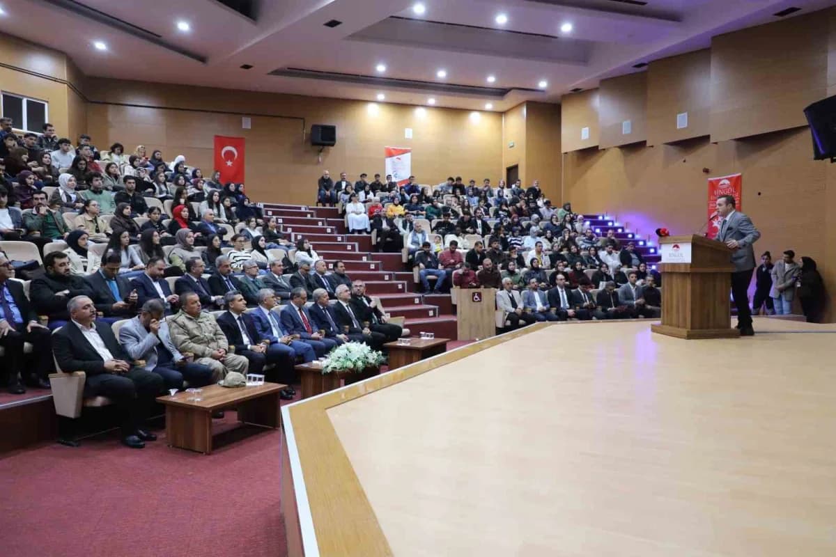 Bingöl’de 9. Bingöl Bal Yarışması ve Bal Şenliği düzenlendi. Gerçekleştirilen programda, Bingöl balı