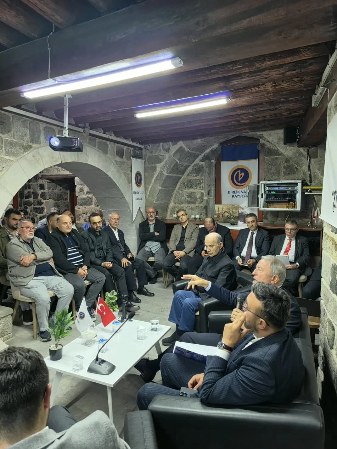 Birlik Vakfı tarafından geleneksel olarak düzenlenen 'Birlik Söyleşileri', yeni dönemin ilk programıyla kapılarını açtı.