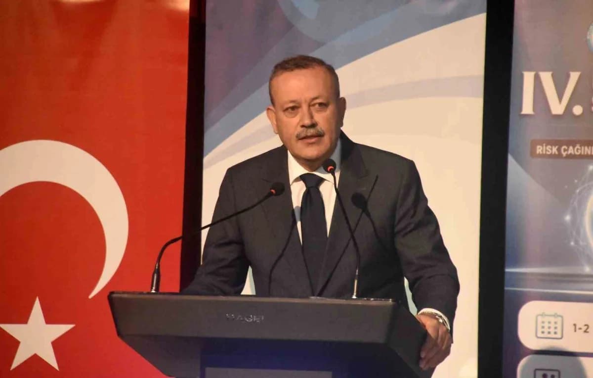 Bitlis Eren Üniversitesi Rektörü Prof. Dr. Necmettin Elmastaş konuşma yaptı