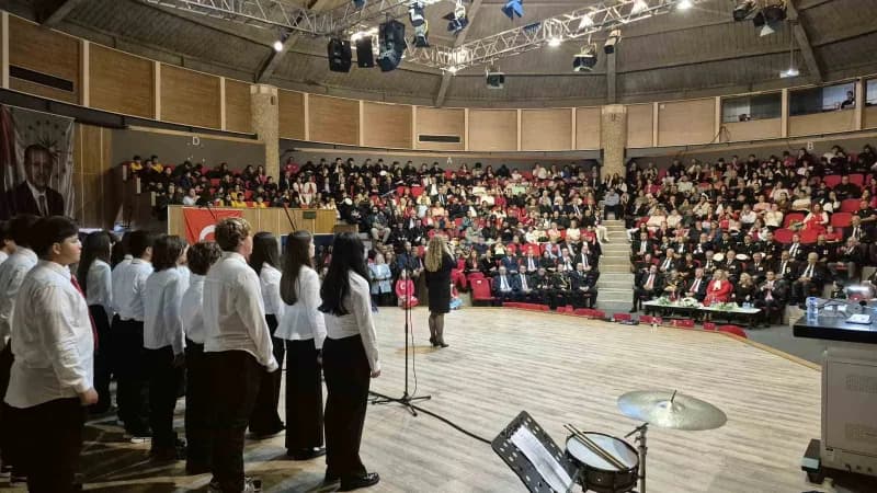 Türkiye Cumhuriyeti’nin kuruluşunun 103’üncü yılı kutlamaları kapsamında Muğla’nın Bodrum ilçesinde