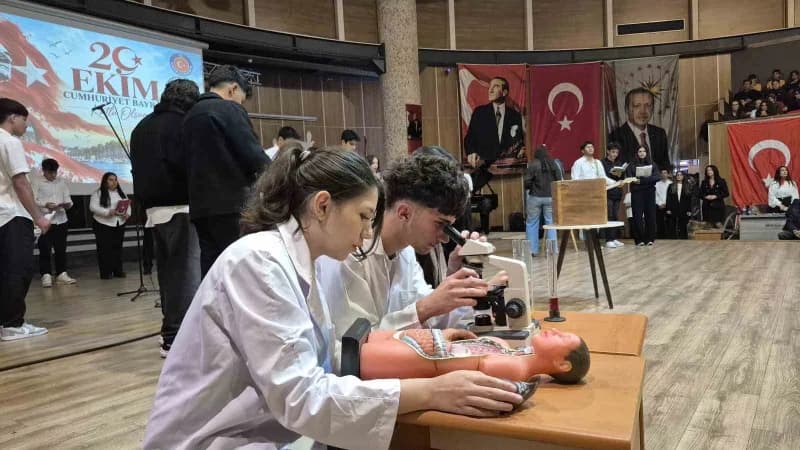 Türkiye Cumhuriyeti’nin kuruluşunun 103’üncü yılı kutlamaları kapsamında Muğla’nın Bodrum ilçesinde