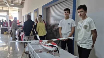 Bodrum Milli Teknoloji Günleri etkinliğinde lise öğrencilerinin teknoloji projeleri sergileniyor