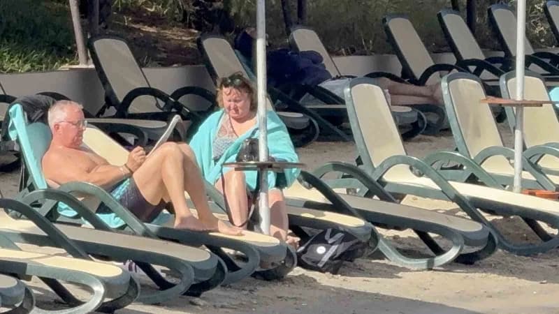Muğla’nın Bodrum ilçesinde sağanağın ardından güneşin yüzünü göstermesiyle yerli ve yabancı turistle