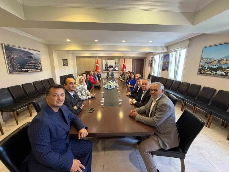 Bodrum’da 56 mahalle muhtarı için anlamlı kutlama