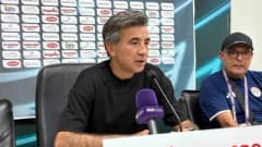 Boluspor ve Antalyaspor futbolcularının Bolu Atatürk Stadyumu'nda oynanan maç sırasında mücadele anı