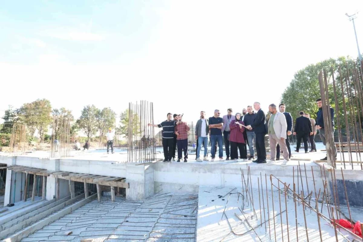 İnegöl Belediyesi’nin hayata geçirdiği Botanik Nikah ve Etkinlik Salonları projesinde Ağustos ayında atılan temelin ardı