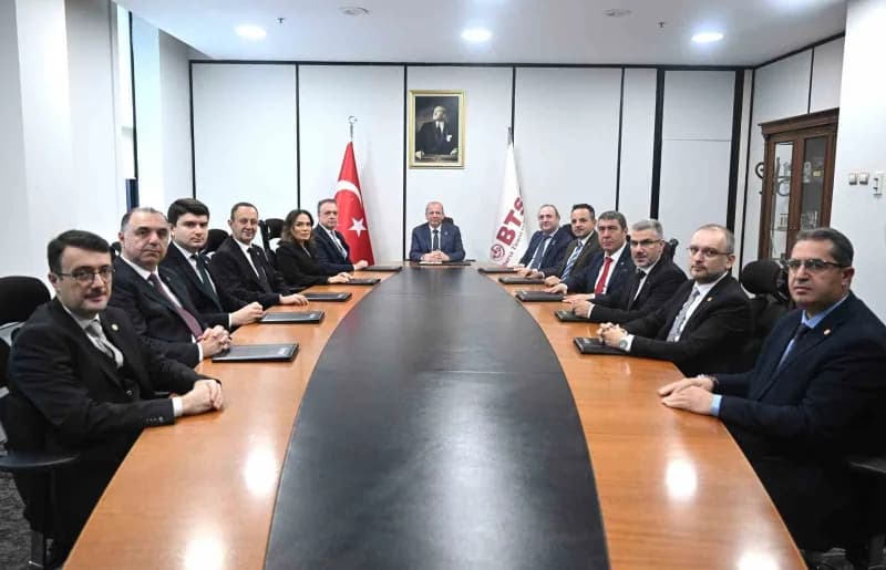 Bursa Ticaret ve Sanayi Odası (BTSO) Yönetim Kurulu Başkanlığına seçilen Özer Matlı, mazbatasını aldı. BTSO’nun tüm üyel