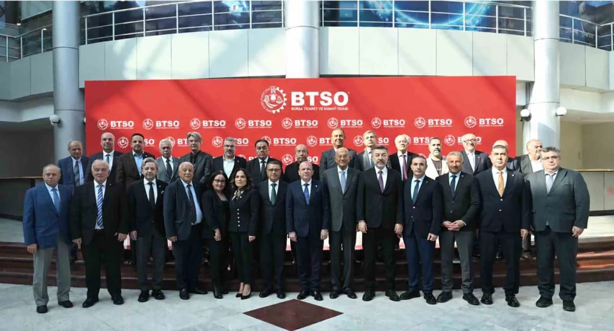 BTSO Başkanı Özer Matlı Bursa iş dünyası temsilcileriyle toplantı yaparken