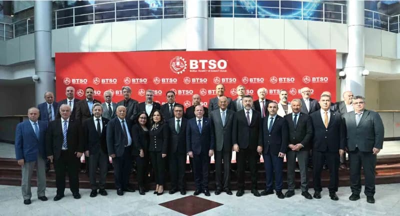 BTSO Başkanı Özer Matlı Bursa iş dünyası temsilcileriyle toplantı yaparken