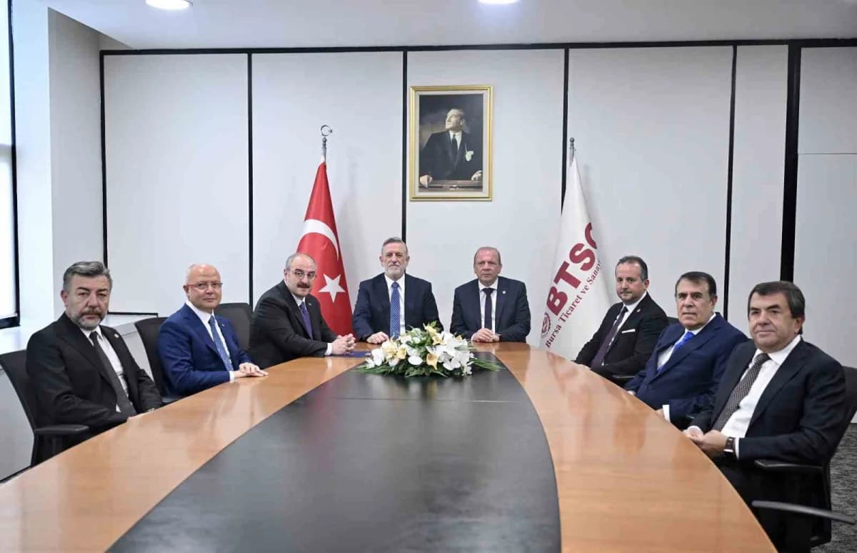 Bursa Ticaret ve Sanayi Odası’nda (BTSO) seçimlerin ardından Yönetim Kurulu başkanlığı ve Meclis başkanlığında devir tes