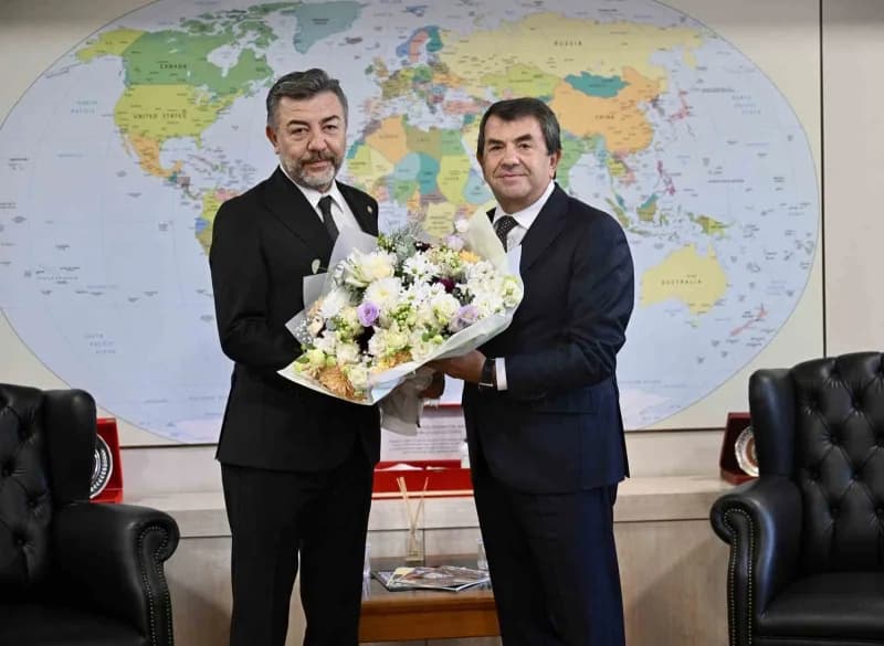 Bursa Ticaret ve Sanayi Odası’nda (BTSO) seçimlerin ardından Yönetim Kurulu başkanlığı ve Meclis başkanlığında devir tes