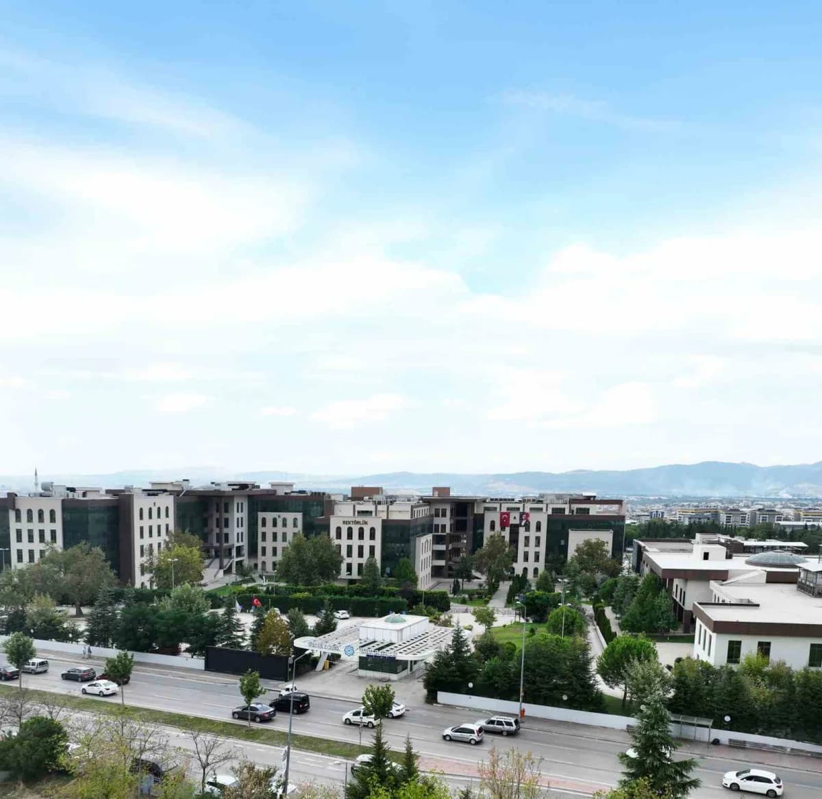 Bursa Teknik Üniversitesi (BTÜ), bilimsel araştırma ve akademik üretimdeki uluslararası başarısını bir kez daha ortaya k