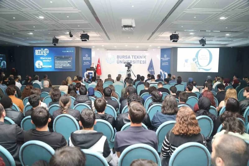 Bursa Teknik Üniversitesi (BTÜ) tarafından düzenlenen BTÜ Konuşmaları’nın 7. Sezon 69. Bölümünde İngiliz gazeteci ve akt