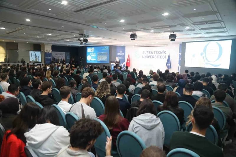 Bursa Teknik Üniversitesi (BTÜ) tarafından düzenlenen BTÜ Konuşmaları’nın 7. Sezon 69. Bölümünde İngiliz gazeteci ve akt