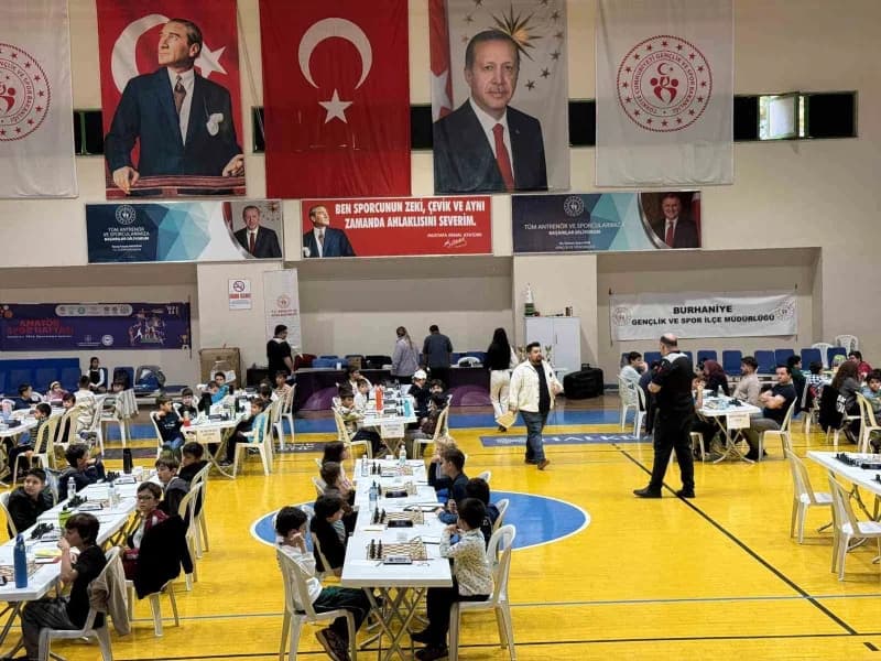 Satranç oynayanlar