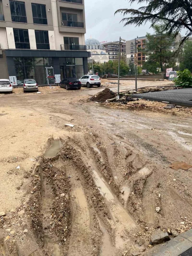 1050 Konutlar’da 1.400 daire teslim edildi: 5 bin hanenin yaşayacağı bölgede altyapı çağrısı
