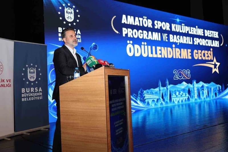 Bursa Büyükşehir Belediyesi tarafından düzenlenen ‘Amatör Spor Kulüplerine Destek ve Başarılı Sporcuları Ödüllendirme Tö