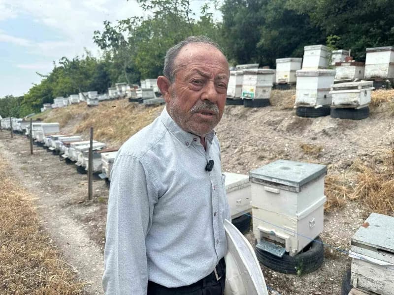 Bursa'nın Mustafakemalpaşa ilçesine bağlı Karaoğlan Mahallesi'nde yaşayan 75 yaşındaki emekli başgardiyan Hayrettin Kurt