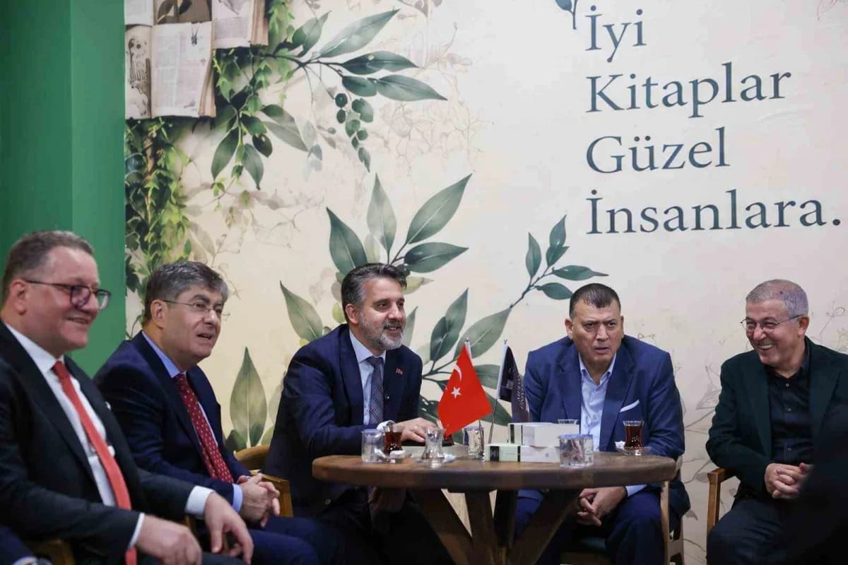 Bursa Büyükşehir Belediye Başkan Vekili Şahin Biba, Mudanya Üniversitesi’nde gençlere seslendi: "Büyükşehir Belediyesi o