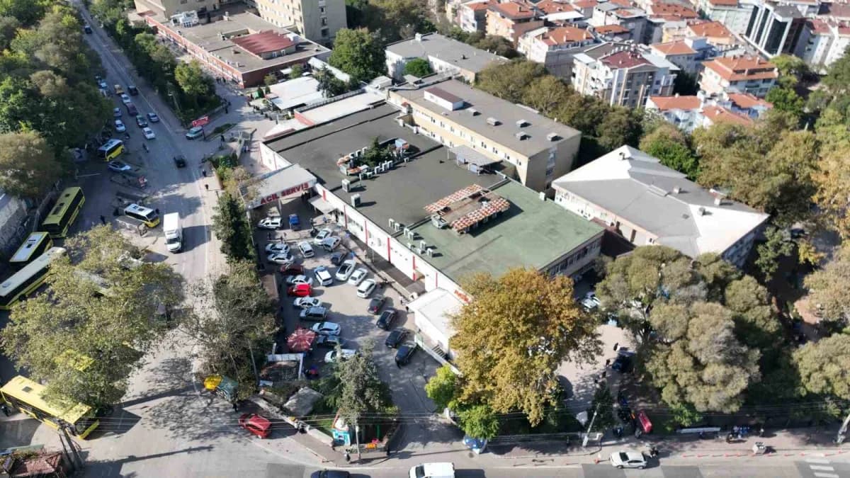 Bursa Çekirge Devlet Hastanesi önünde son hasta kabul günü yaşanan duygusal anlar