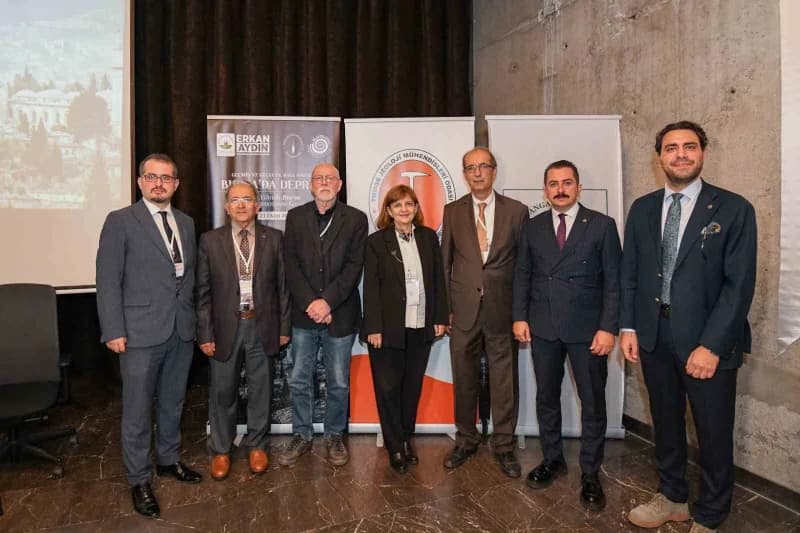 Osmangazi Belediyesi, Bursa’nın fethinin 700. Yılı etkinlikleri kapsamında düzenlediği "Geçmiş ve Ge
