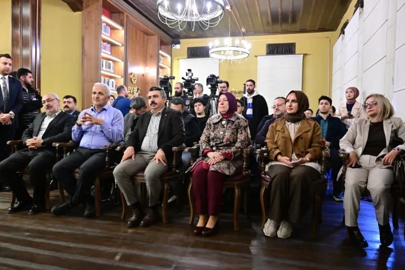 Bursa'da Yıldırım Belediyesi’nin gençlerin akademik, kültürel ve entelektüel gelişimine katkı sunmak
