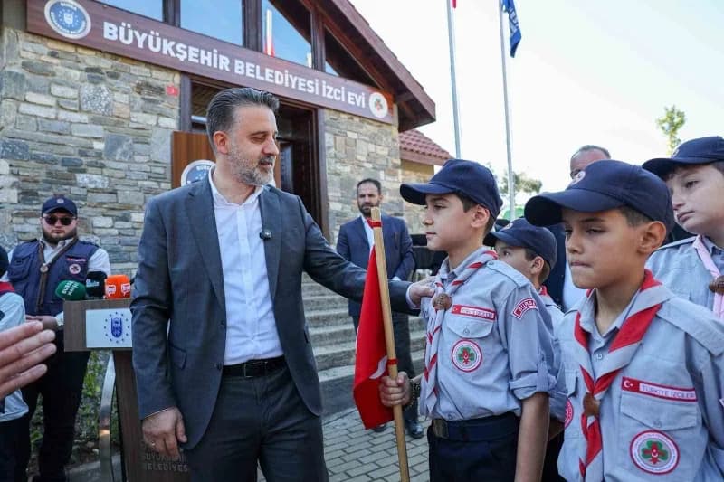 Bursa Büyükşehir Belediyesi, çocukları ve gençleri doğayla buluşturacak yeni bir yaşam alanını daha kente kazandırdı. At
