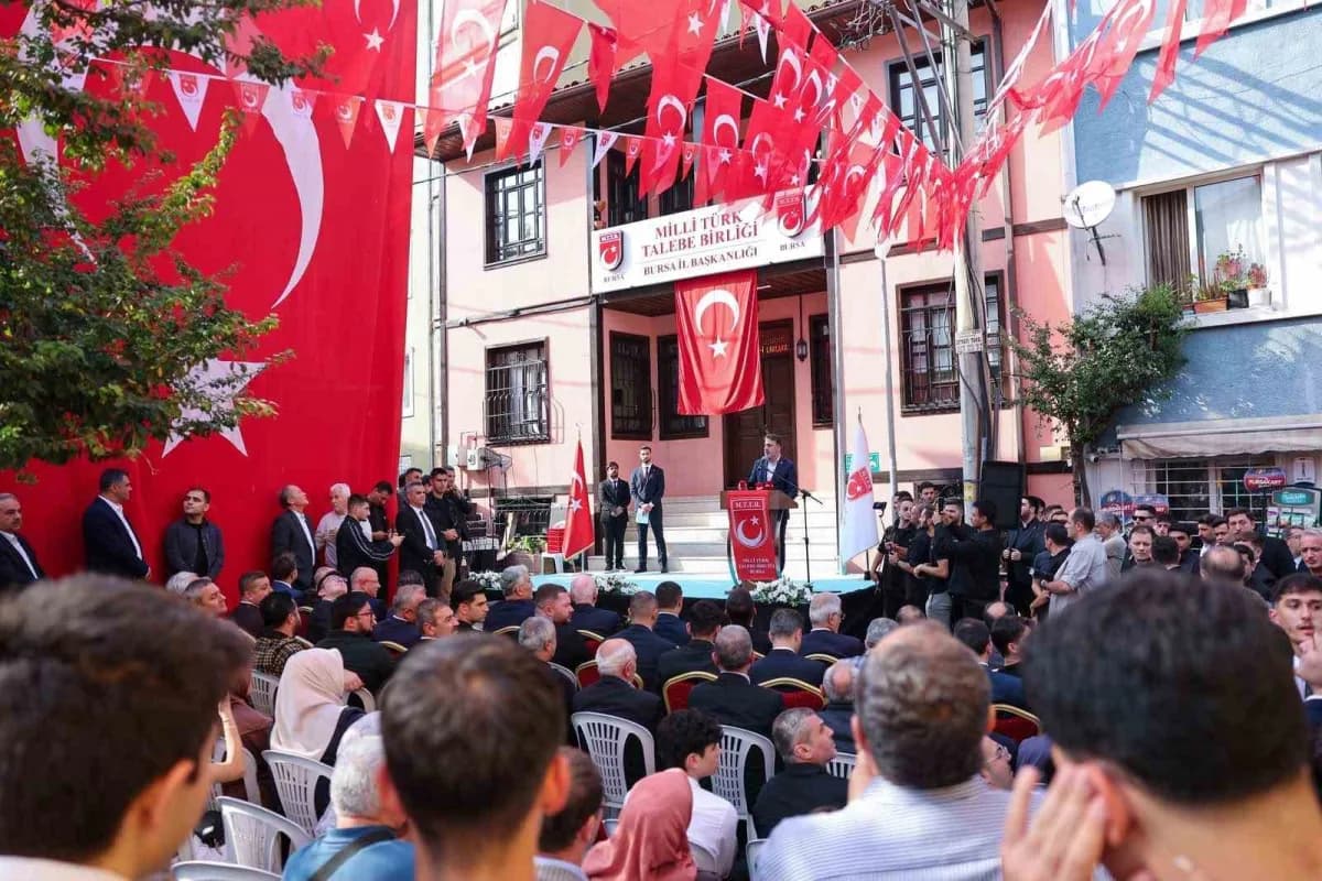Bursa Büyükşehir Belediye Başkan Vekili Şahin Biba, Millî Türk Talebe Birliği (MTTB) Bursa İl Başkanlığı yeni hizmet bin