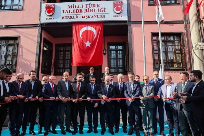 Bursa Büyükşehir Belediye Başkan Vekili Şahin Biba, Millî Türk Talebe Birliği (MTTB) Bursa İl Başkanlığı yeni hizmet bin