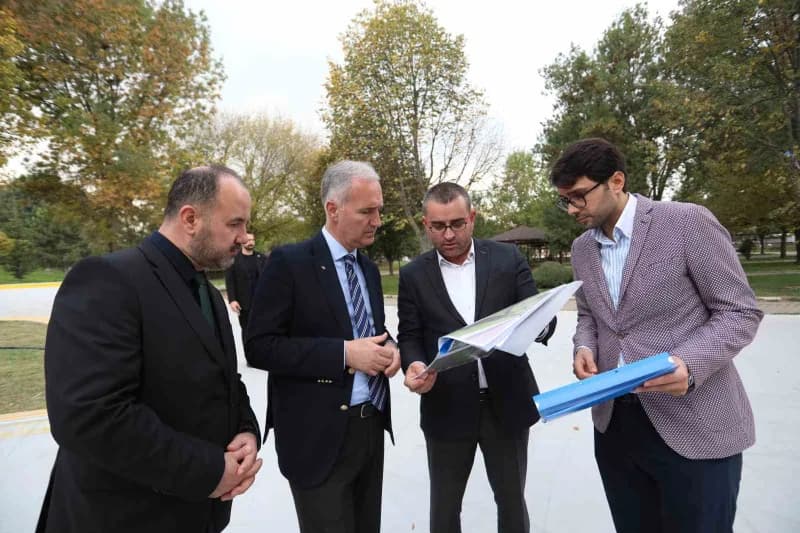 İnegöl Belediyesi’nin talebi üzerine Hikmet Şahin Kültür Parkında yeni bir Kaykay Park yapılması için Büyükşehir Belediy