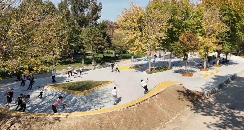İnegöl Belediyesi’nin talebi üzerine Hikmet Şahin Kültür Parkında yeni bir Kaykay Park yapılması için Büyükşehir Belediy
