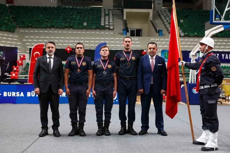Bursa Büyükşehir Belediye Başkan Vekili Şahin Biba, ‘İtfaiye Mesleki Eğitim Tamamlama Töreni’nde konuştu: "İtfaiye teşki