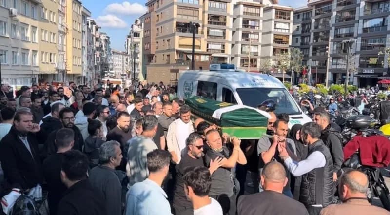 Bursa’da babasını kazada kaybetti, 3 ameliyat geçirdi: 12 yaşındaki Can’ın bacağında kalıcı hasar oluştu