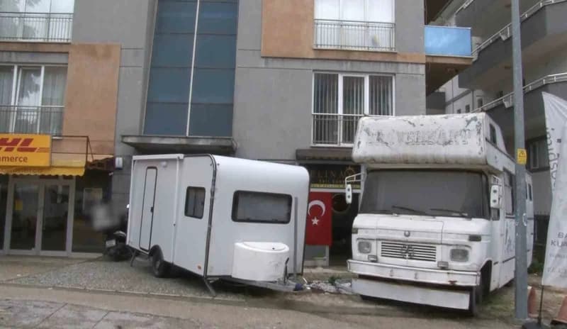 Bursa’da iddiaya göre, mülk sahibinin kardeşi, 8 yıldır kiracı olarak güzellik salonu işleten Pınar