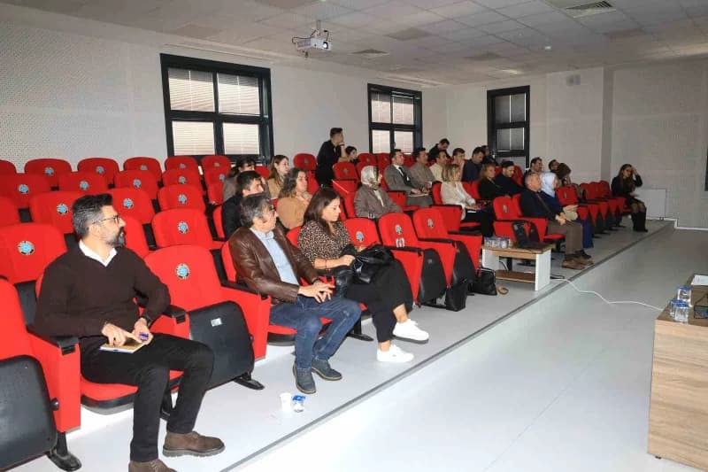 Bursa Uludağ Üniversitesi (BUÜ) Fen Edebiyat Fakültesi Öğretim Üyesi Doç. Dr. Hacer Karabağ Arslan’ı