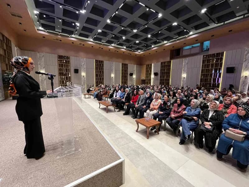 Bursa'da meme kanserinde erken teşhisin önemine dikkat çekmek ve kadınlarda farkındalık oluşturmak a