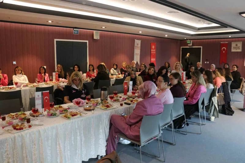 "Meme Kanseri Farkındalık Ayı" nedeniyle Bursa Özel Hayat Hastanesi ve TOBB Kadın Girişimciler Kurul