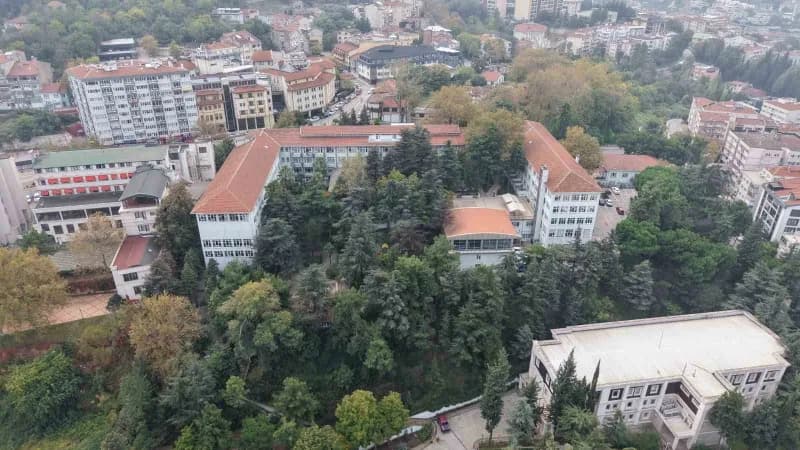 İlker Çelikcan Fizik Tedavi Rehabilitasyon hastaneisi'nin kapasitesi düşürülerek taşınmak istenmesi