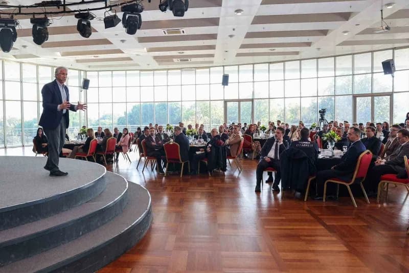Bursa Büyükşehir Belediyesi tarafından düzenlenen Bursa Strateji Çalıştayı’nda, şehrin 2030 vizyonu