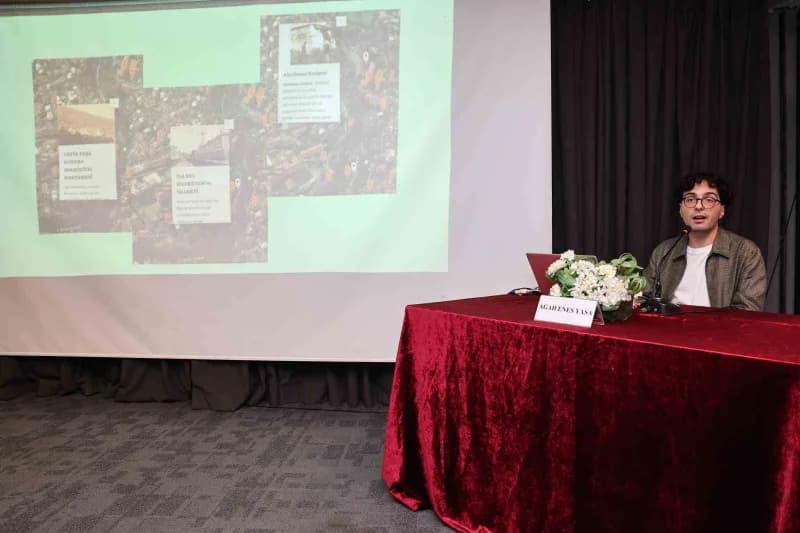 Nilüfer Belediyesi’nin düzenlediği söyleşide konuşan tarihçi, yazar Agah Enes Yasa, hazırladığı dijital harita projesi h