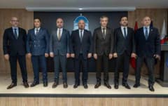 Bursa Ticaret Borsası yönetim kurulu üyeleri ve meclis başkanı toplu fotoğrafı